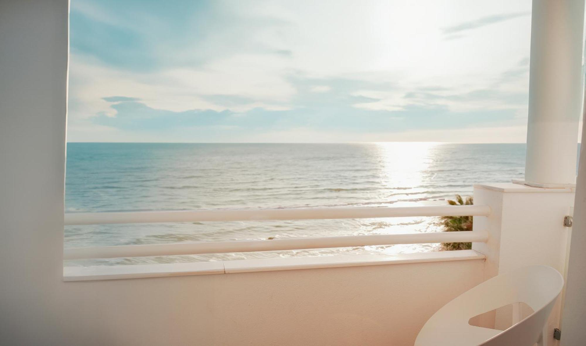Hotel Vertice Chipiona Mar Exterior photo